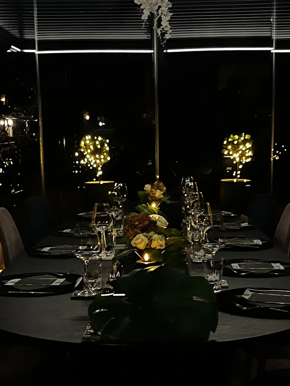 Et glimt inn i showroomet om kvelden